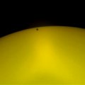 Транзит Меркурия по диску Солнца. 9 мая 2016 года. Телескоп SKY WATCHER BKР  2008 HEQ 5 SynScan PRO, фотоаппарат Canon 1100D, линза  Барлоу  Celestron 2x-T адаптер+линза  Барлоу  Vixen 2x-T адаптер,  ISO - 800. Выдержка 1/640. Сложение 10 фото.