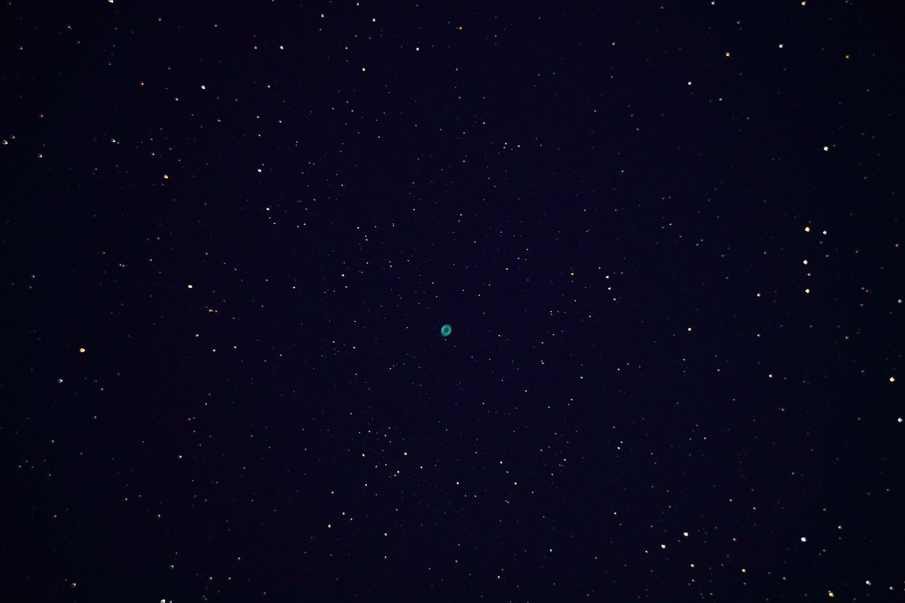 уманность  М57 "Кольцо"  в  созвездии  Лира