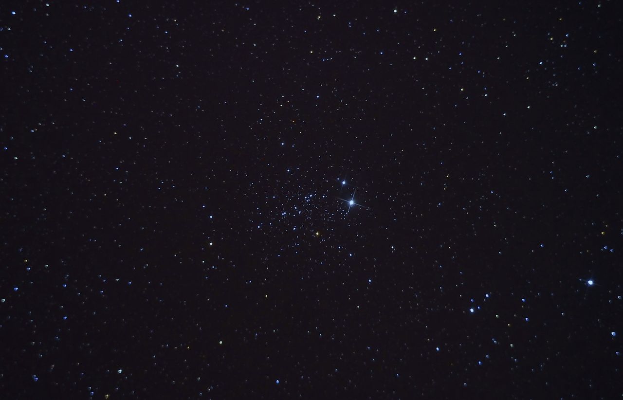 Рассеянное  скопление  NGC 457  в созвездии  Кассиопея