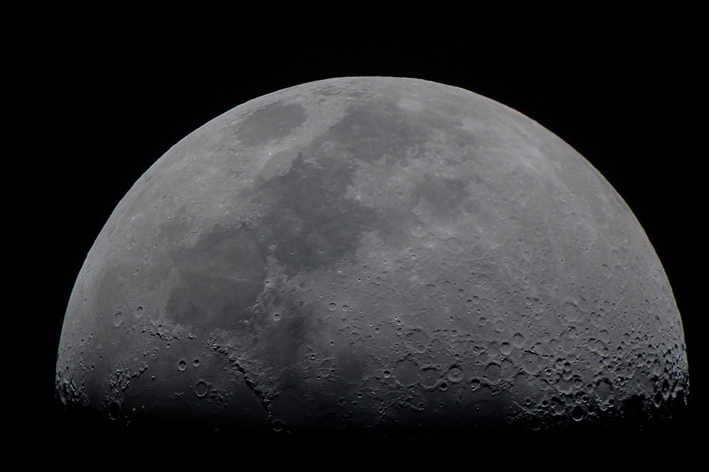 Луна  24  июля 2015 года. Озерцо.