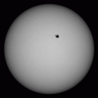 Группа  солнечных  пятен  AR 2529  14  апреля  2016  года