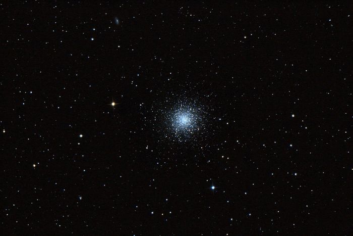 Шаровое звездное скопление Мессье 13 в созвездии Геркулес