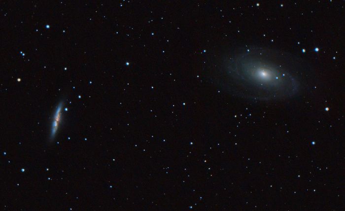 Неправильная  галактика  М82 "Сигара" (слева)  и  спиральная  галактика  М81 "Бодэ"  (справа) в  созвездии  Большая  Медведица.  16.03.2017. Ратомка. 