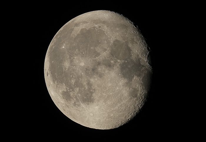 Луна 6.11.2017. Освещенность - 91%.