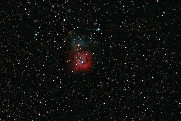 "Туманность Трехраздельная" Messier 20 в созвездии Стрелец. Ратомка. 10 июля 2018 года.