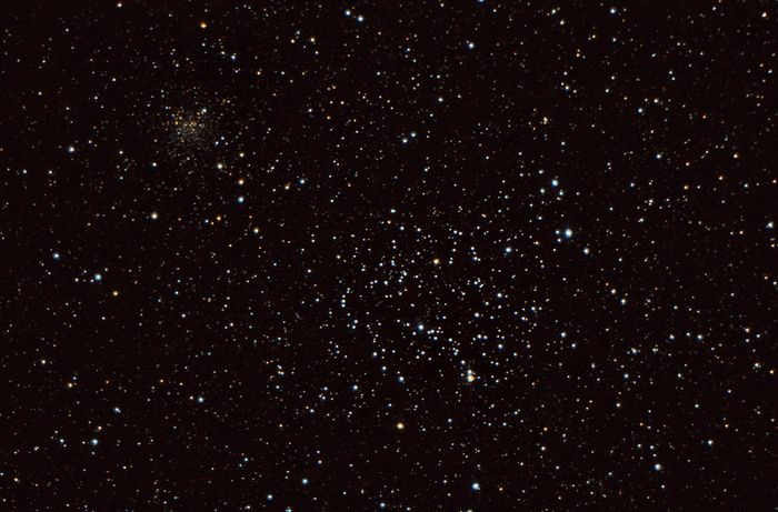 Рассеянное звездное скопление Messier 35 (по центру) и NGC 2158 (левее и выше центра) в созвездии Близнецы.