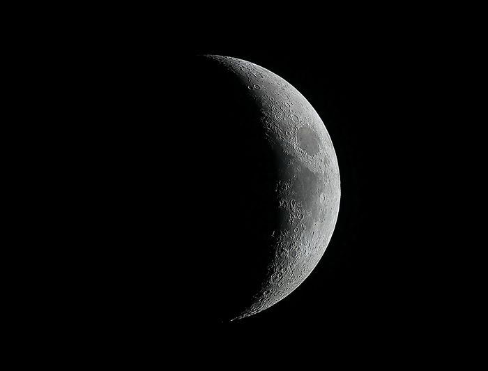 Луна. Освещенность 23,5%. Ратомка. 19 мая 2018 года.
