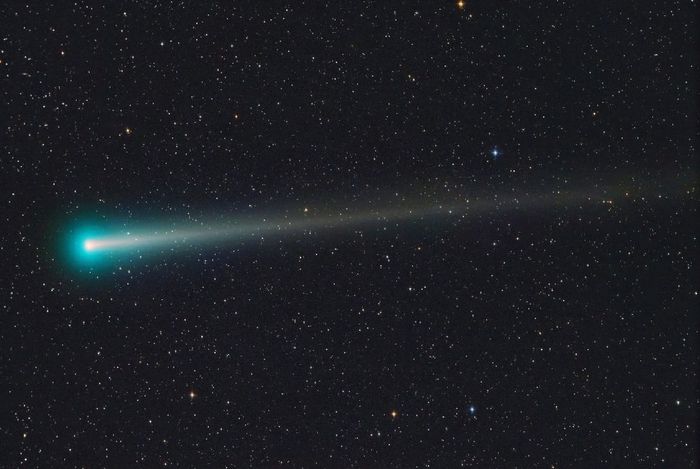 Комета С/2021 А1 "Leonard". Фото Михаэль Егер.
