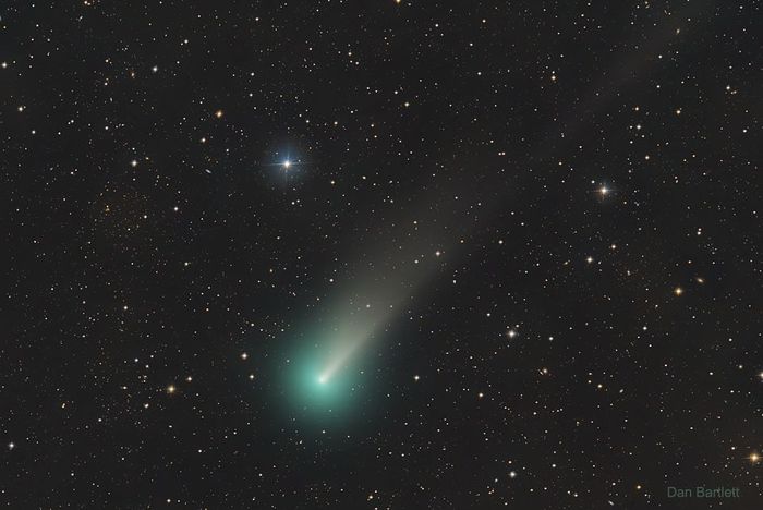 Комета С/2021 А1 "Leonard". Фото Дэн Бартлетт.