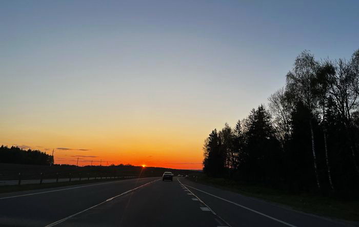 Закат в дороге... 5 мая 2023 года.Фото: Владимир Петров