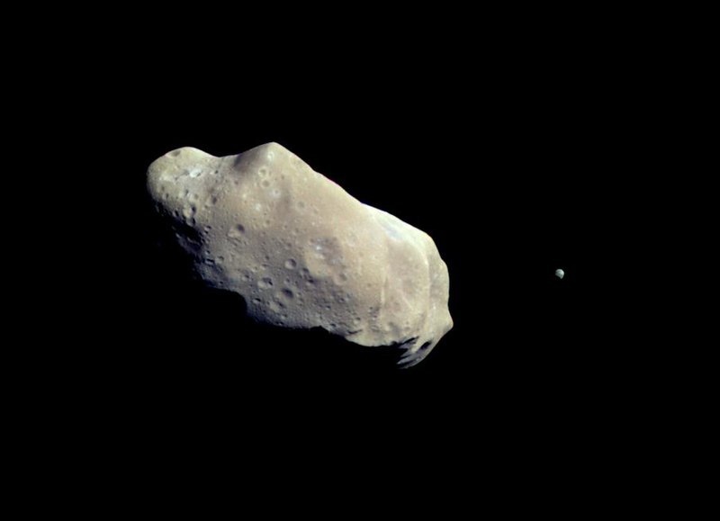 Астероид Ида и спутник Дактиль. Фото: АМС "Галилео"