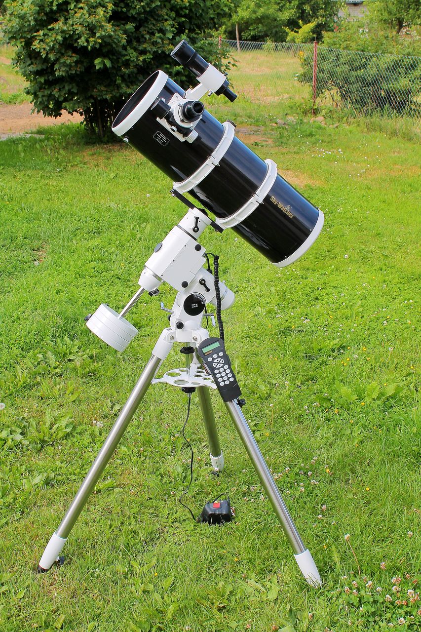 телескоп  Sky  watcher  BKP  2008  OTA  Linear  Power  Focuser  на  монтировке  HEQ5   PRO  SYNSCAN