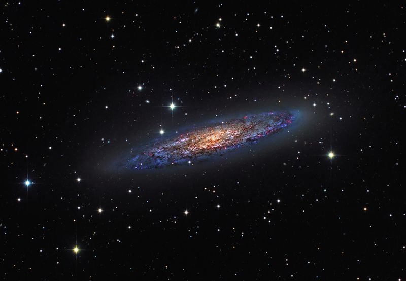 NGC 253 - спиральная  галактика  в  созвездии  Скульптор