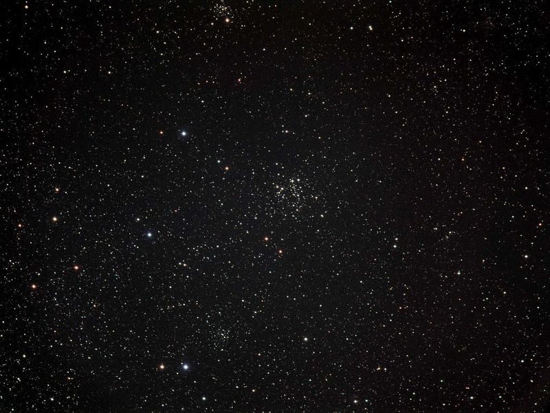 NGC 663 - рассеянное  скопление  в  созвездии  Кассиопея