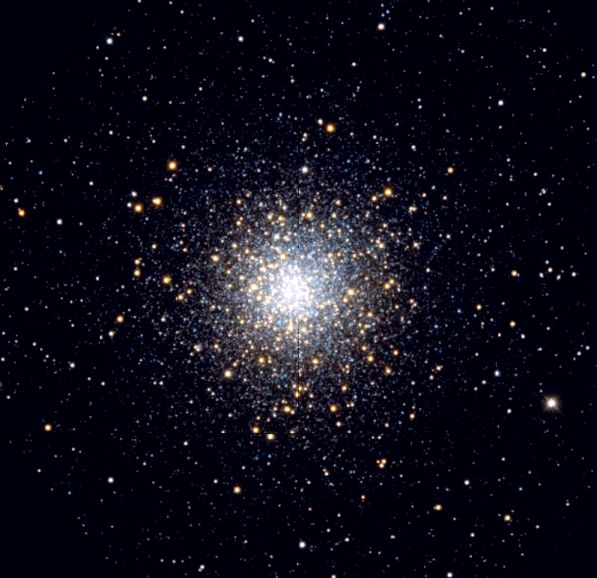 Мессье  10 - шаровое  звездное  скопление  в  созвездии  Змееносец
