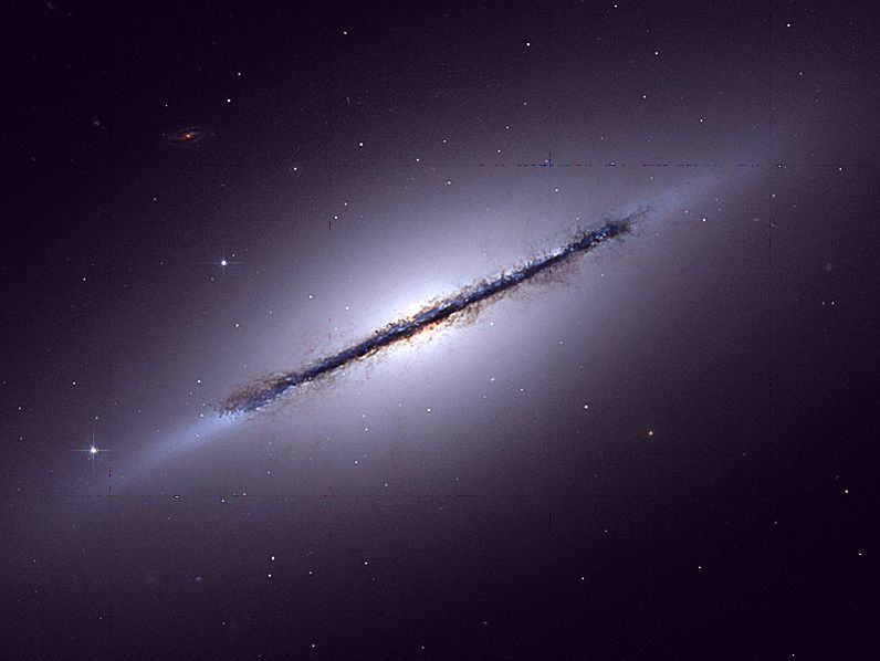 Мессье  102 - объект  каталога, не имеющий однозначной интерпретации