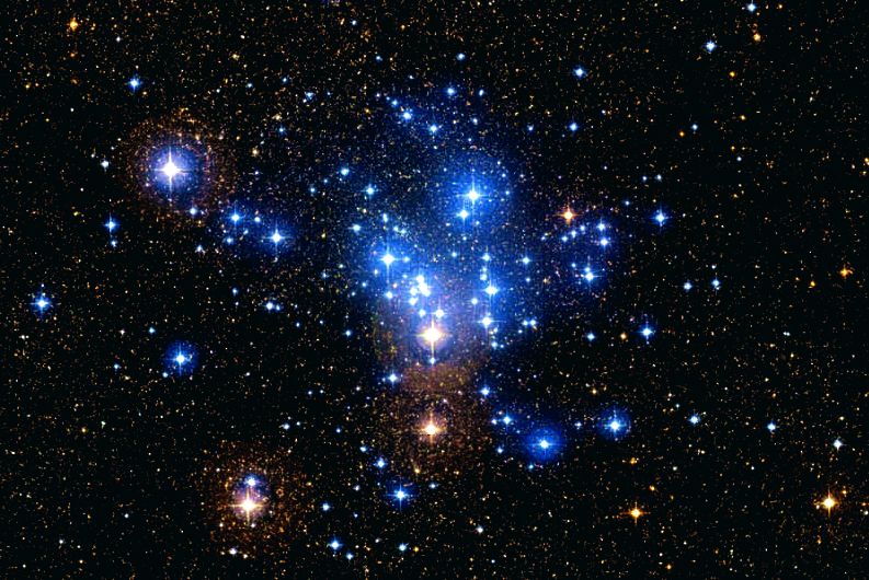 Мессье  25 - рассеянное  звездное  скопление  в  созвездии  Стрелец