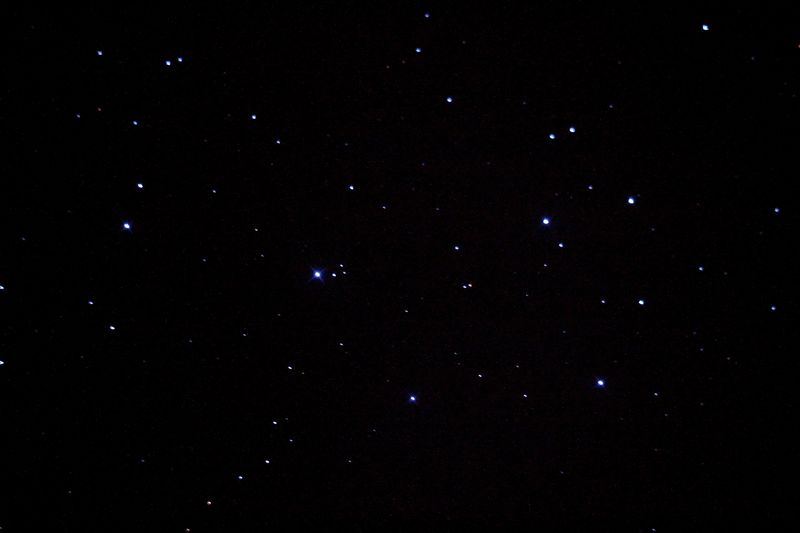 Мессье  45 - рассеянное  звездное  скопление "Плеяды" в  созвездии  Телец