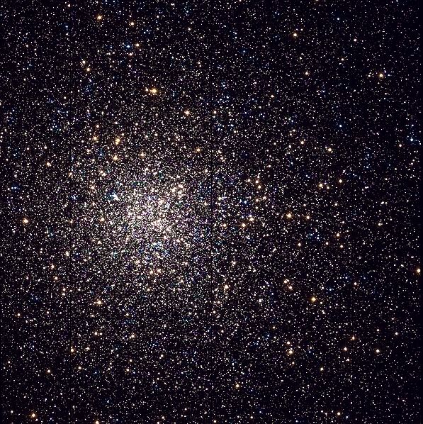 Мессье  62 - шаровое  звездное  скопление  в  созвездии  Змееносец