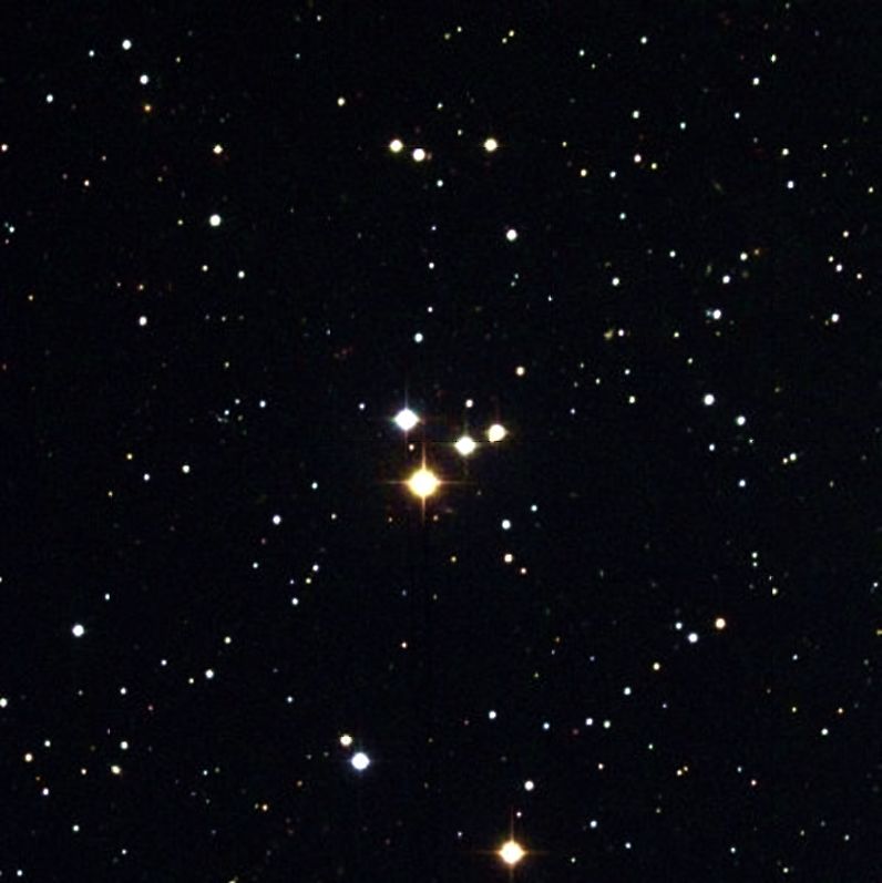 Мессье  73 - рассеянное  звездное  скопление  в  созвездии  Водолей
