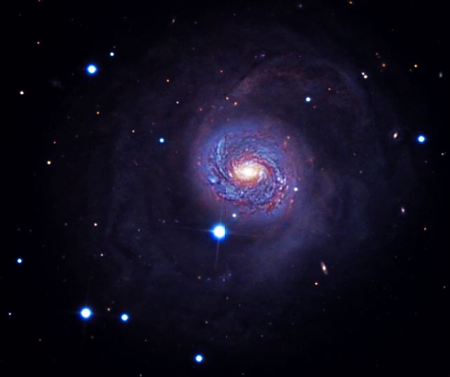 Мессье  77 -  спиральная   галактика   в   созвездии   Кит