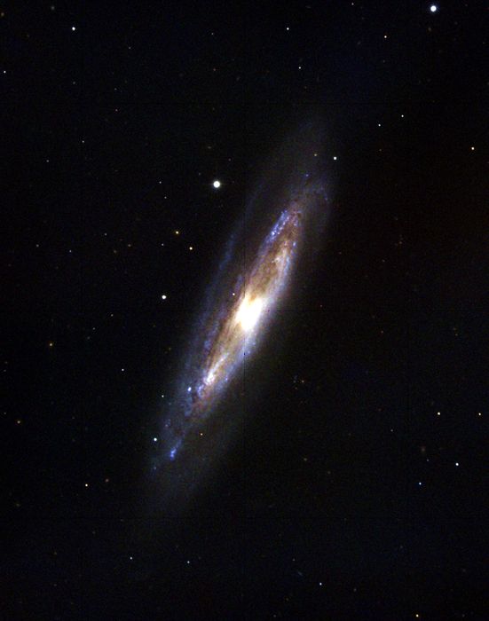 Мессье  98 - спиральная   галактика  в  созвездии  Волосы  Вероники